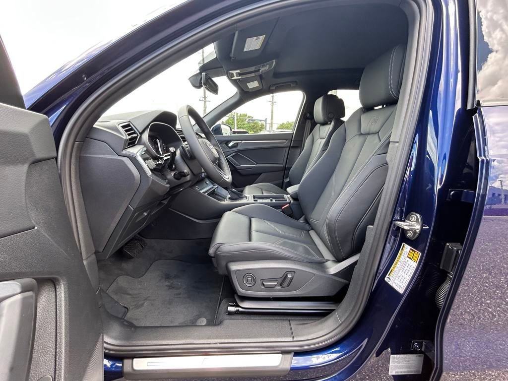 New 2025 Audi Q3 2.0T Premium image 9