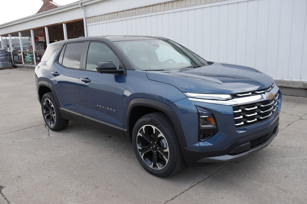 New 2026 Chevrolet Equinox LT image 2