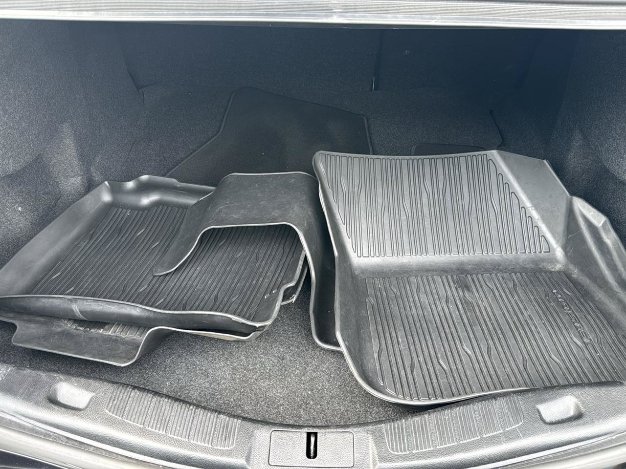 Used 2020 Ford Fusion SE FWD image 16