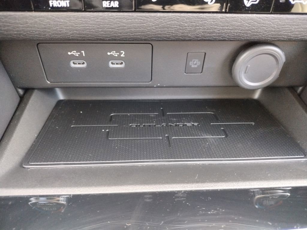 New 2026 Mitsubishi Outlander SE image 22