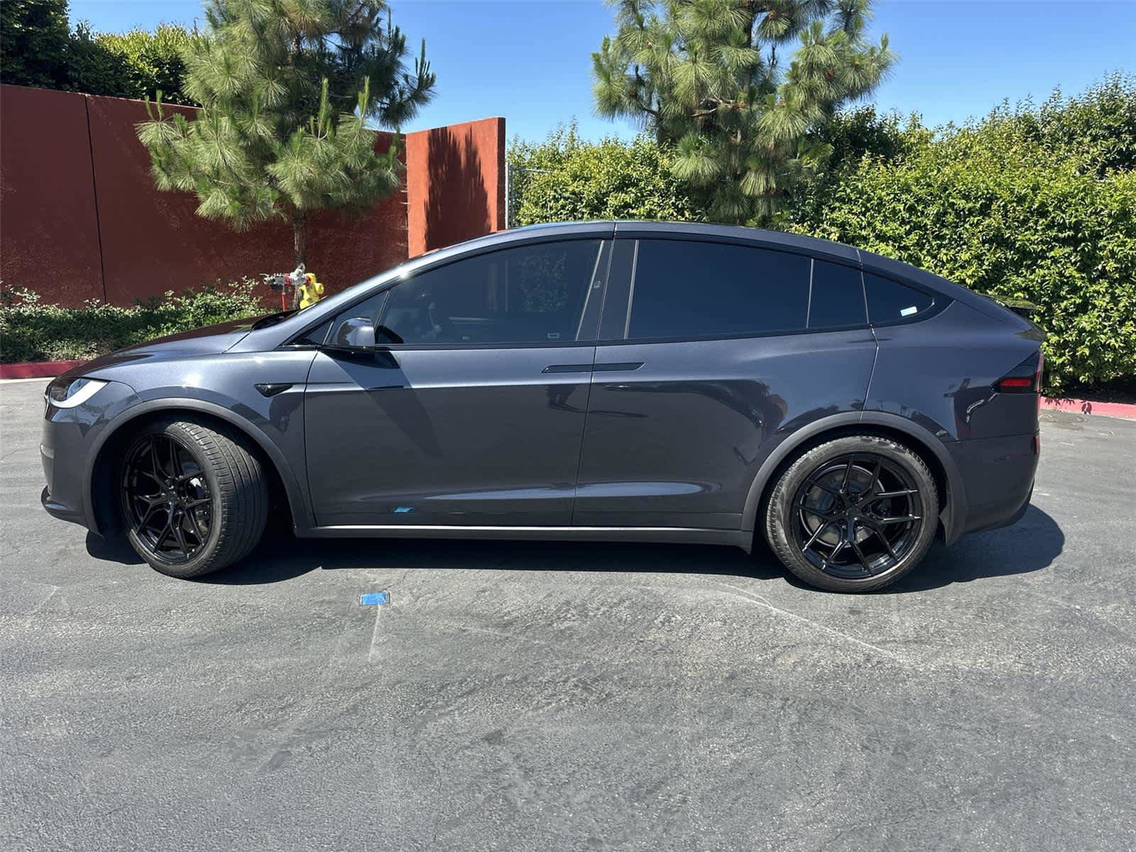 Used 2024 Tesla Model X AWD/4WD image 3