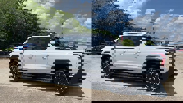 New 2026 Chevrolet Silverado EV LT image 6