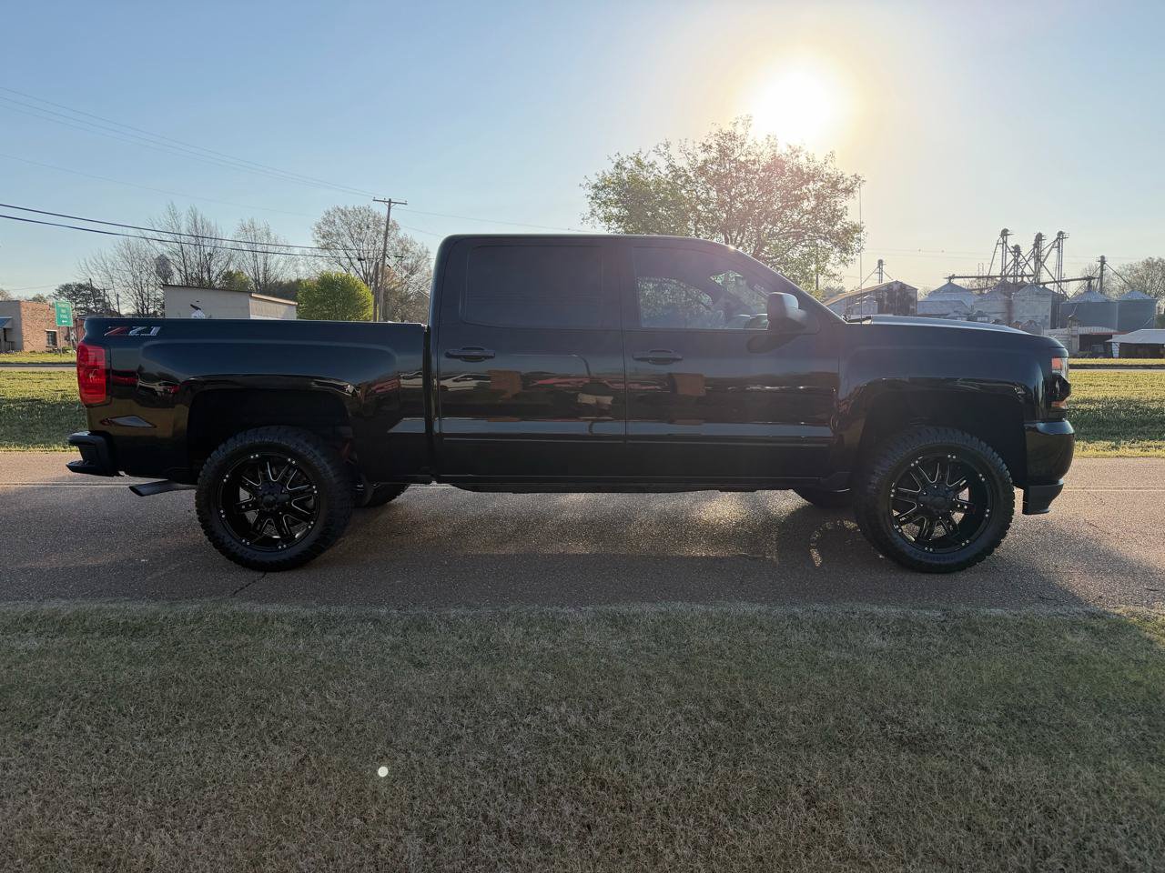 Used 2018 Chevrolet Silverado 1500 LT w/ Texas Edition AWD/4WD image 5
