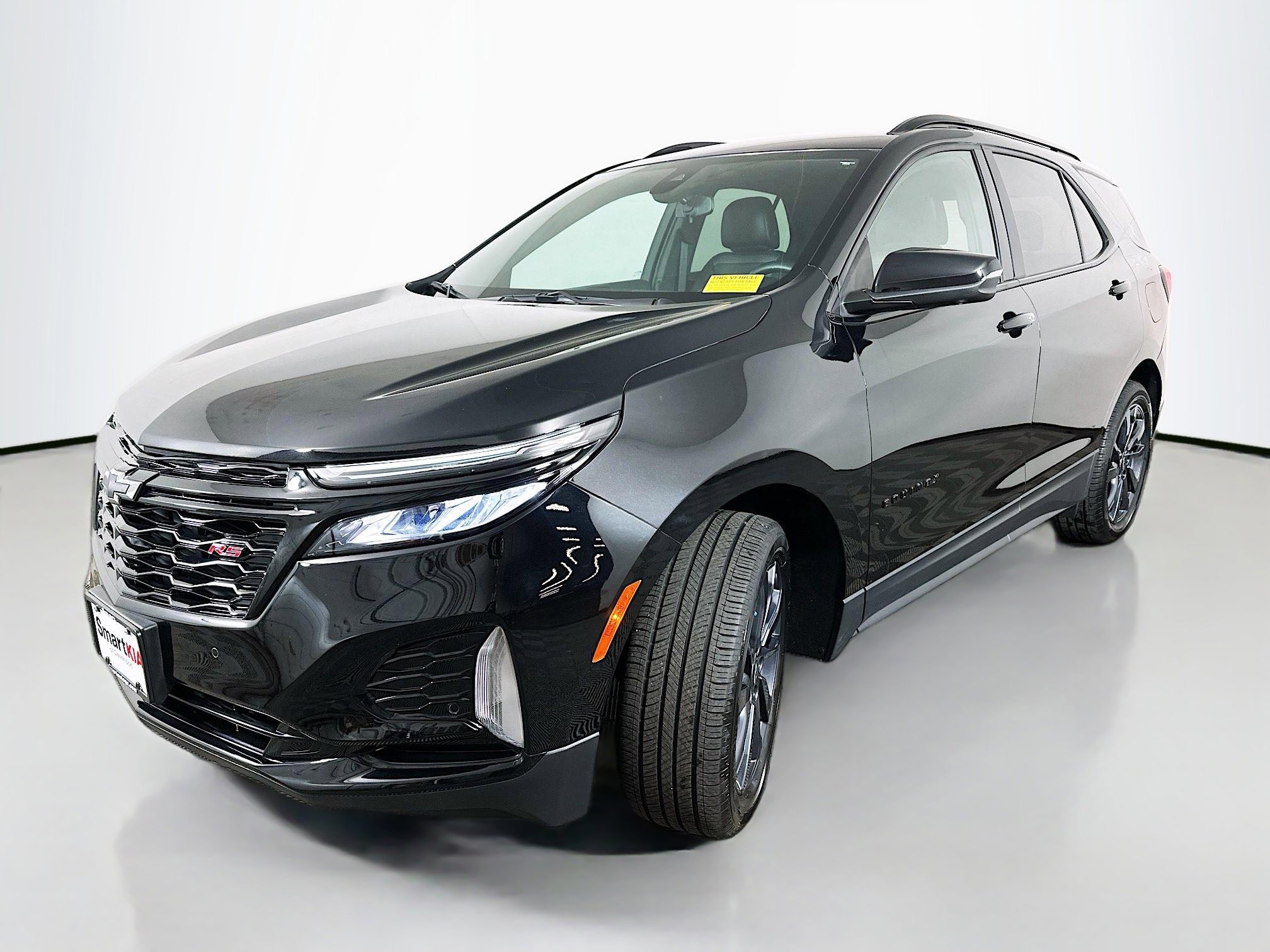 Used 2024 Chevrolet Equinox RS w/ RS Leather Package image 3