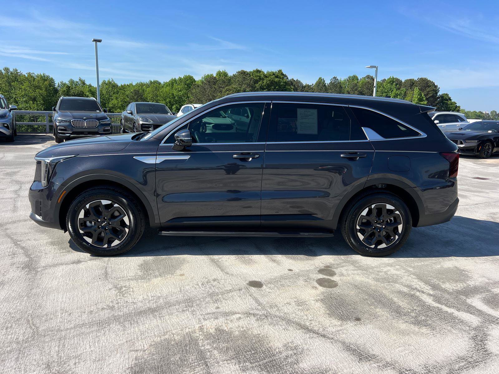 Used 2025 Kia Sorento S w/ Panoramic Sunroof Package image 8