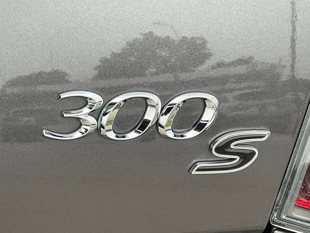 Used 2014 Chrysler 300 S AWD/4WD image 33