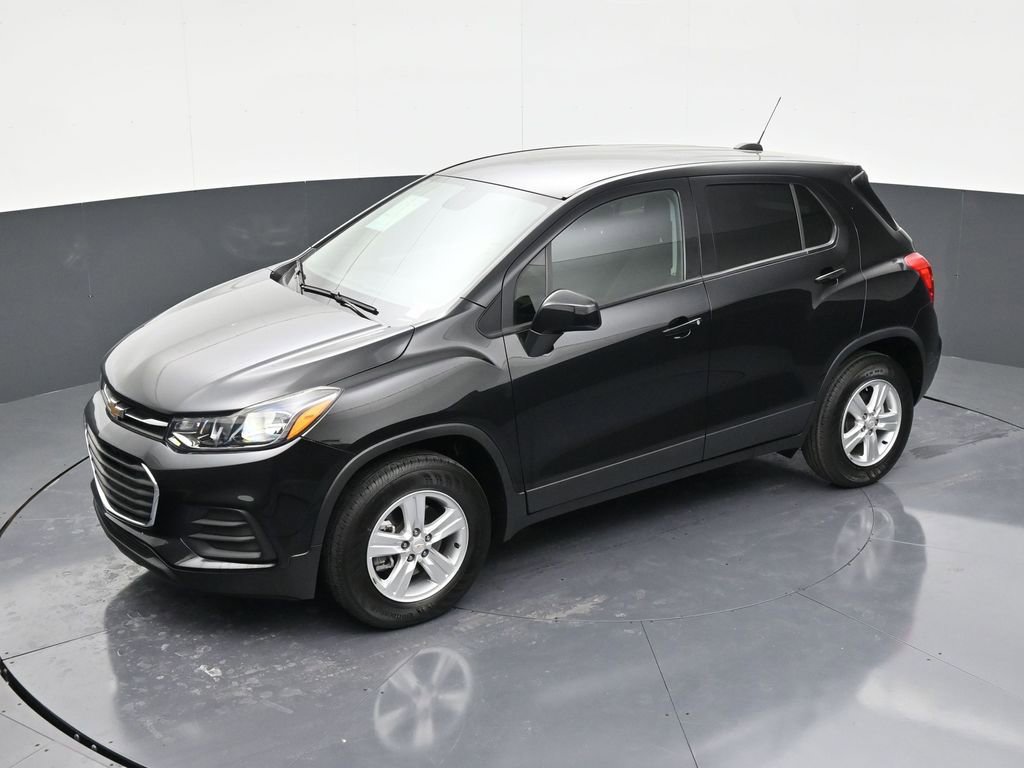 Used 2022 Chevrolet Trax LS w/ Tint and Cruise Package image 12