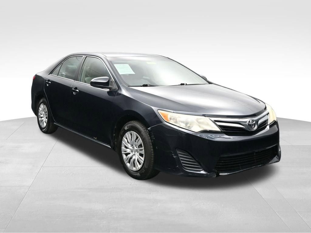 Used 2014 Toyota Camry LE FWD image 7