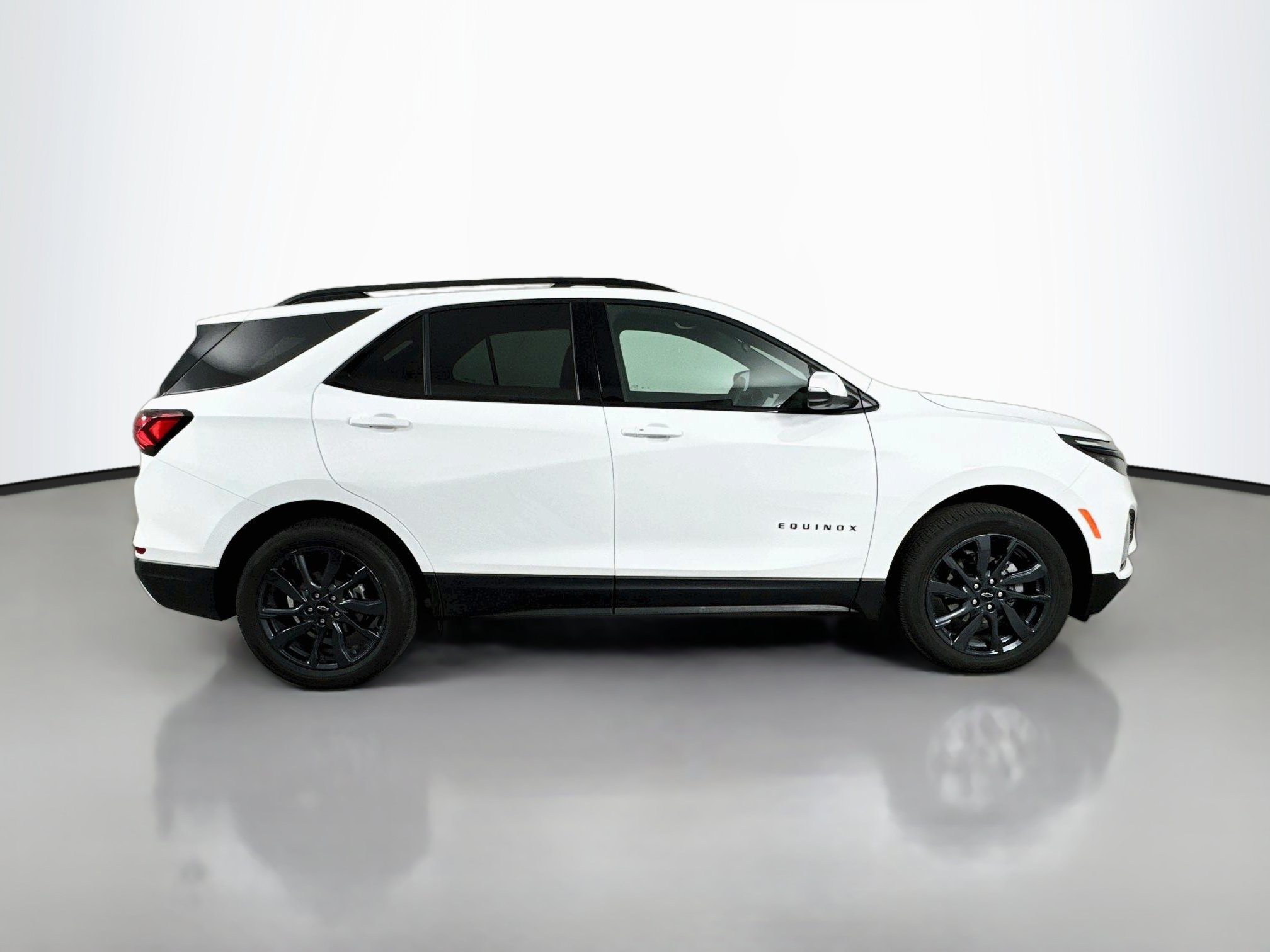 Used 2024 Chevrolet Equinox RS AWD/4WD image 8
