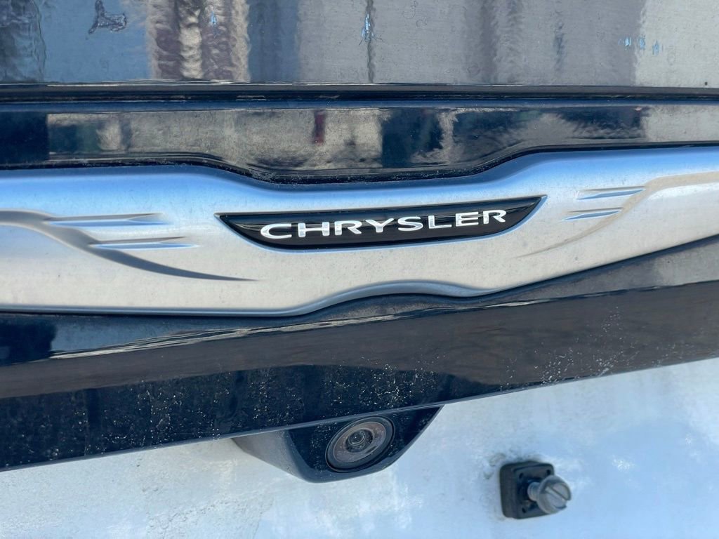 Used 2023 Chrysler Voyager LX image 31