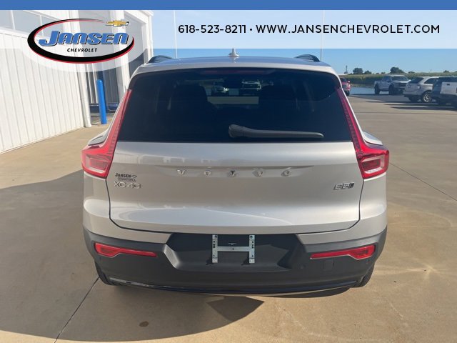 Used 2025 Volvo XC40 B5 Plus image 5