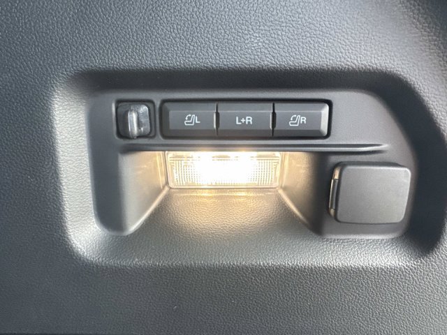 New 2027 Ford Explorer Platinum RWD image 14