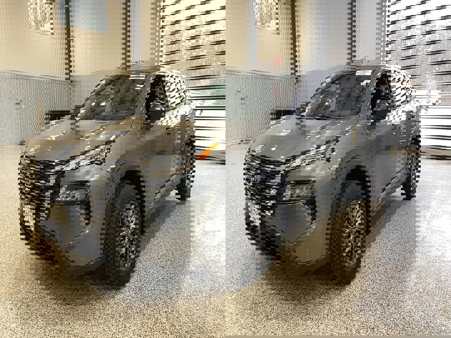 Used 2025 Nissan Rogue S image 4