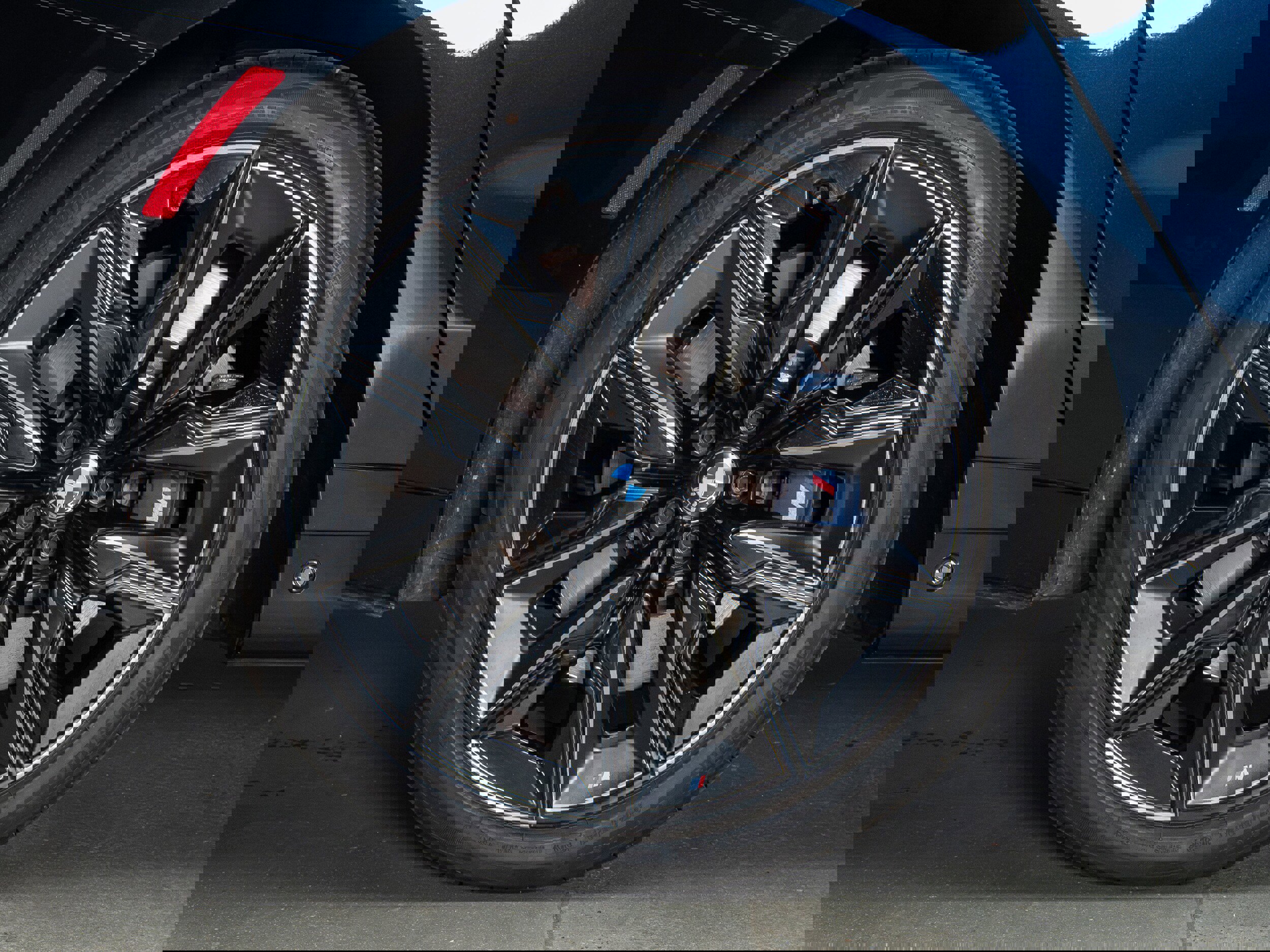 Used 2024 BMW 760i xDrive w/ Executive Package image 15