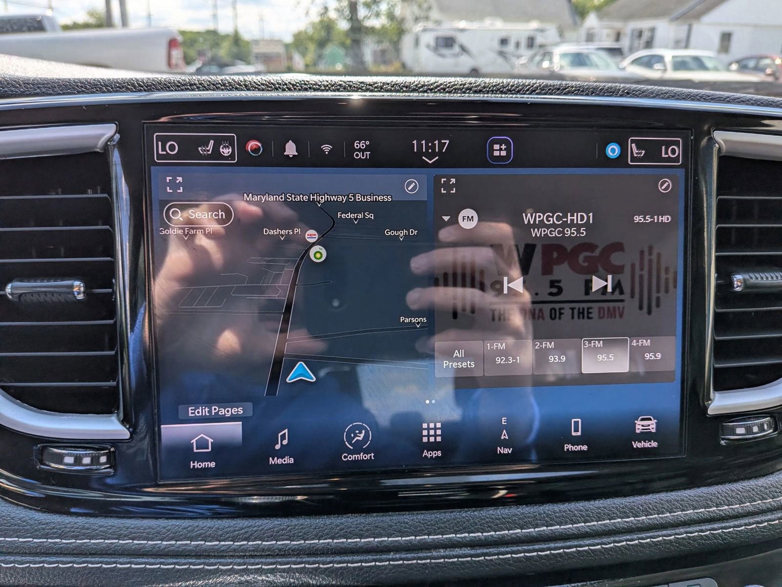 Used 2022 Chrysler Pacifica Touring-L w/ Uconnect Theater Family Group FWD image 65