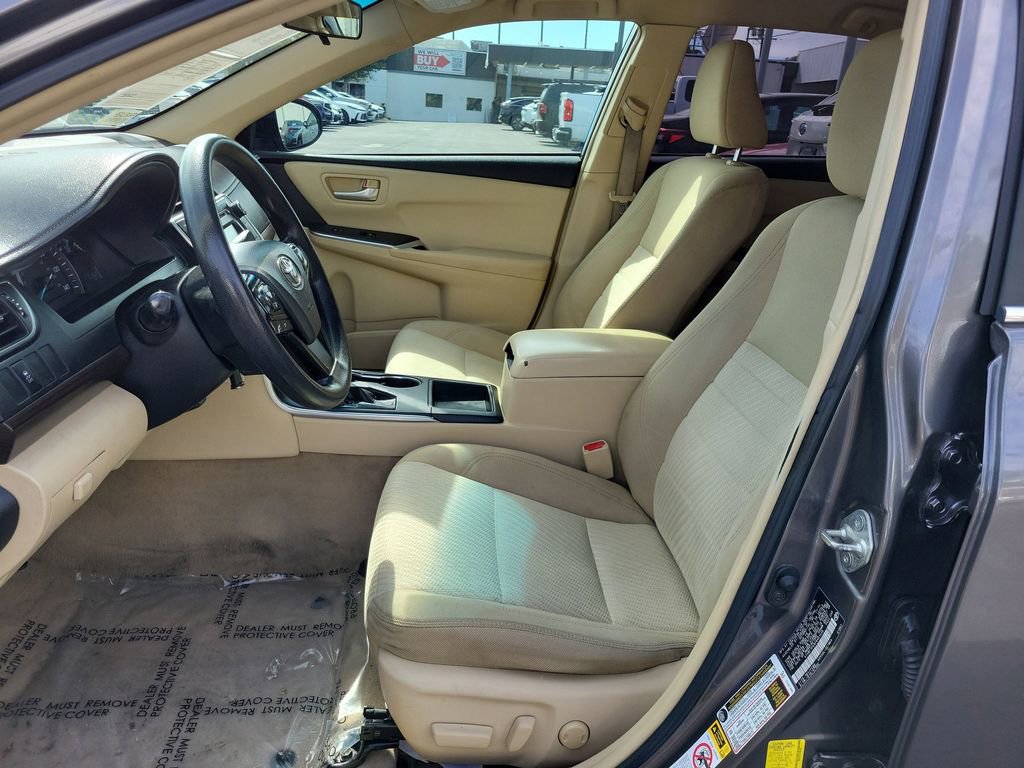 Used 2015 Toyota Camry LE FWD image 19