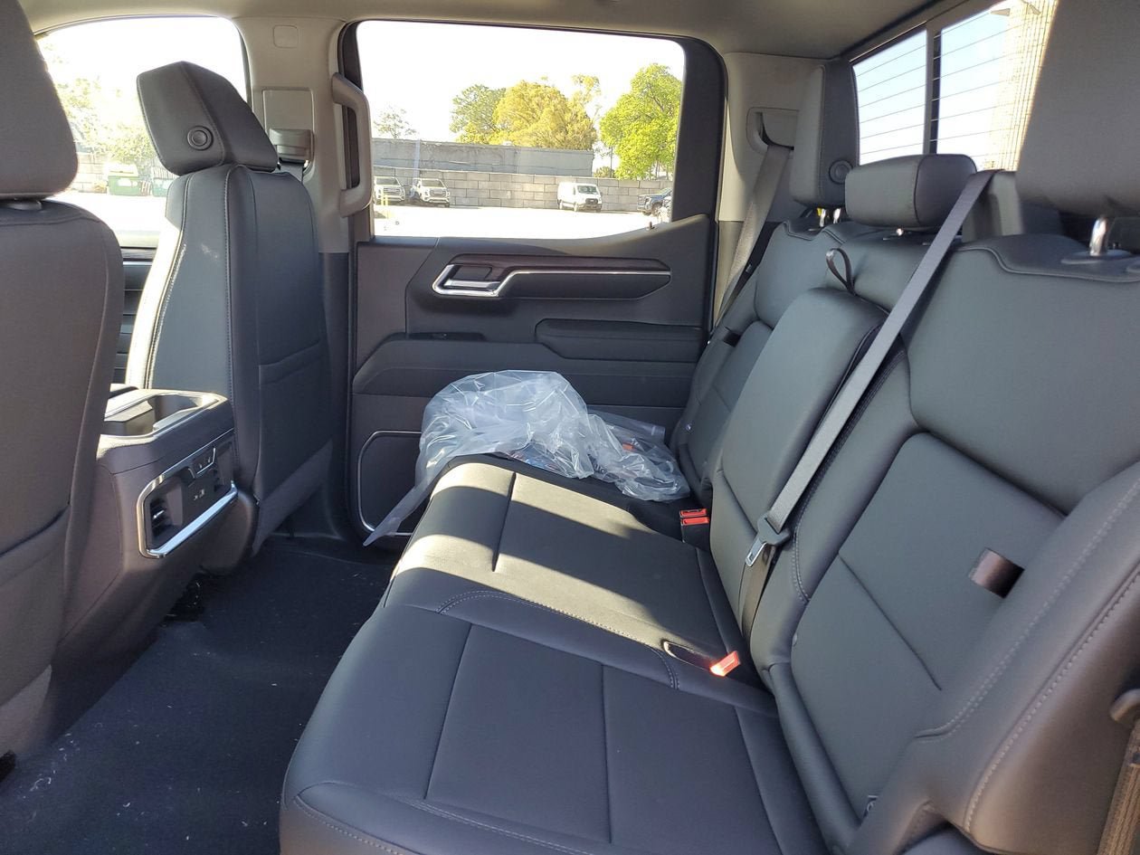 New 2026 GMC Sierra 1500 SLT w/ SLT Premium Plus Package AWD/4WD image 13