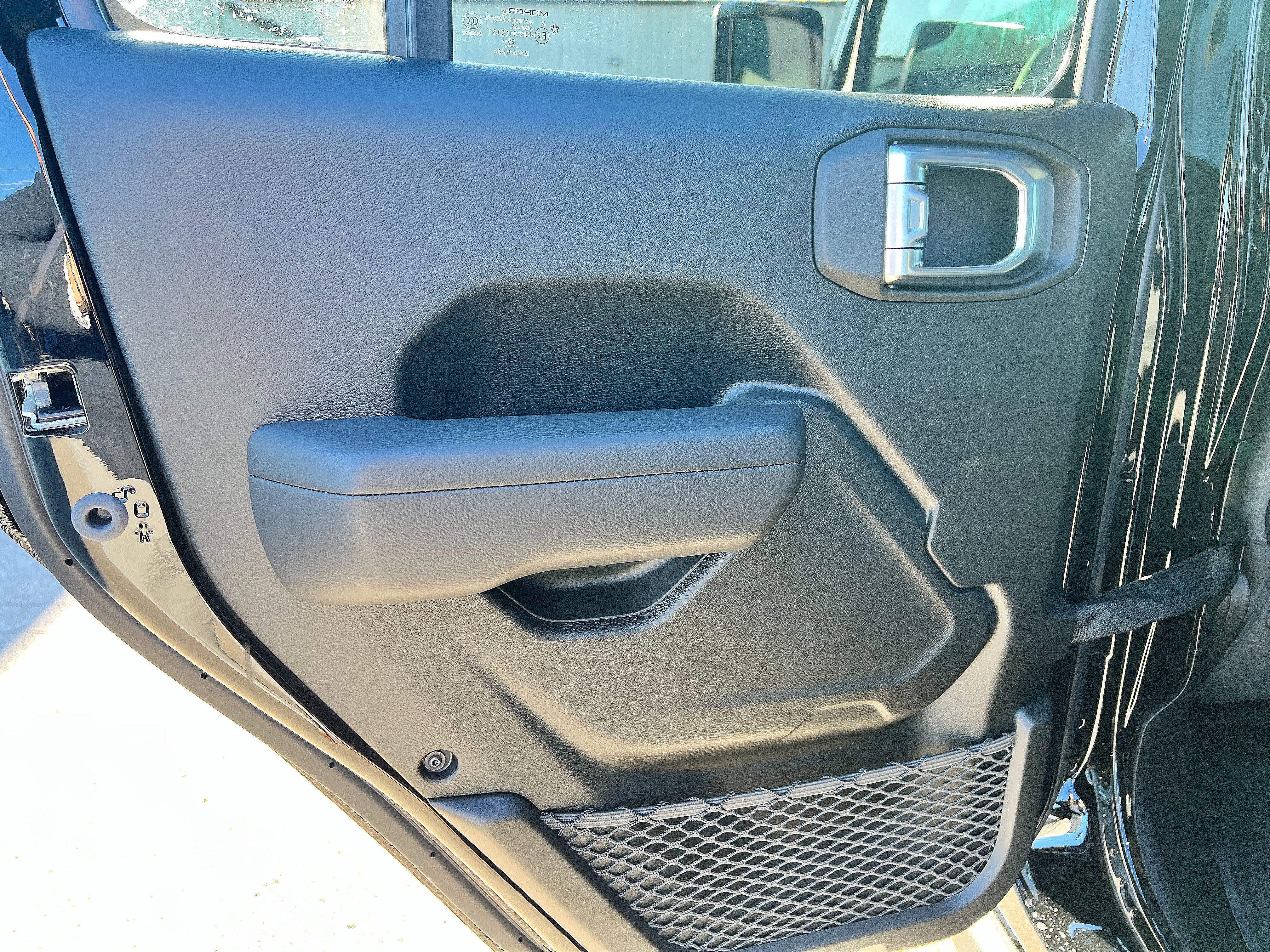 New 2026 Jeep Wrangler Unlimited Rubicon w/ Safety Group image 18
