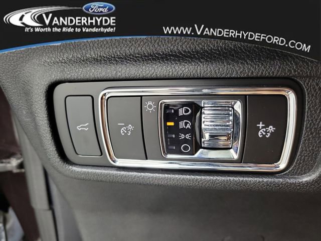 Used 2023 Lincoln Corsair Reserve w/ Equipment Group 201A image 20