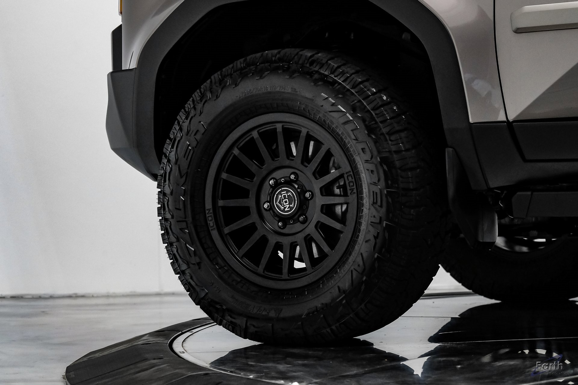 Used 2024 Toyota Land Cruiser image 85