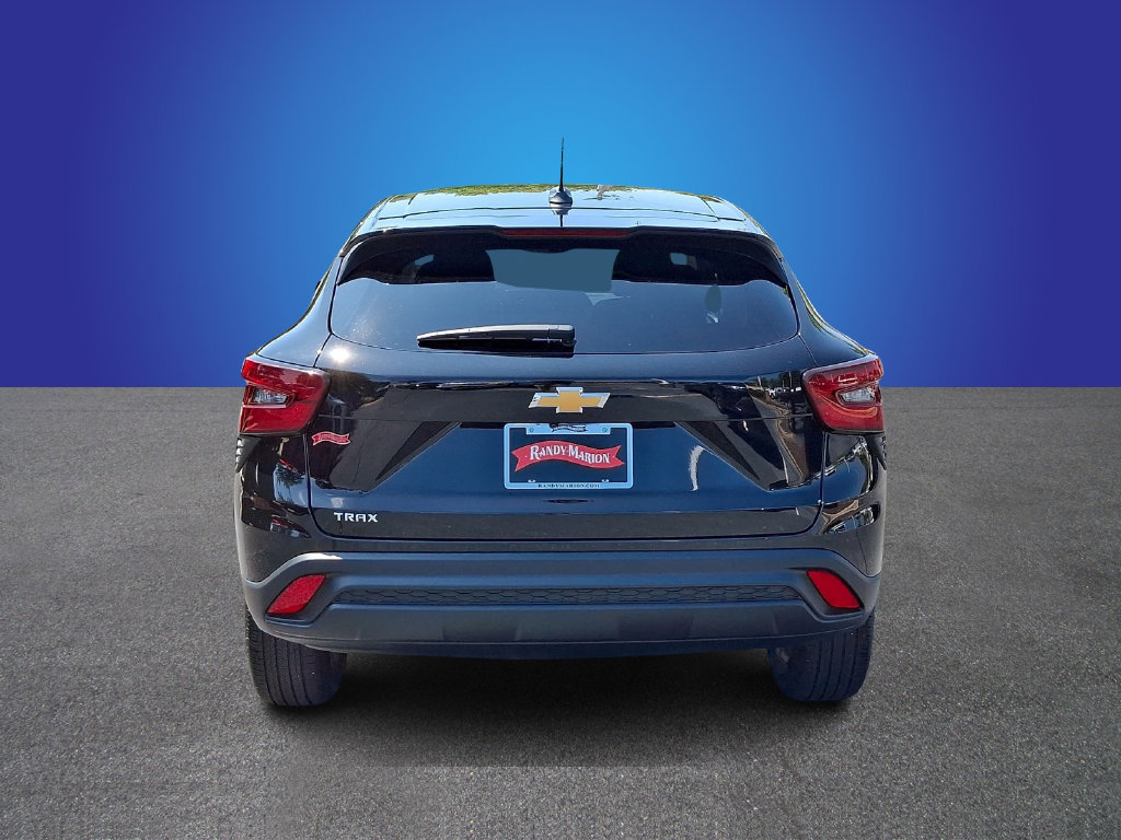 Used 2025 Chevrolet Trax LS FWD image 5