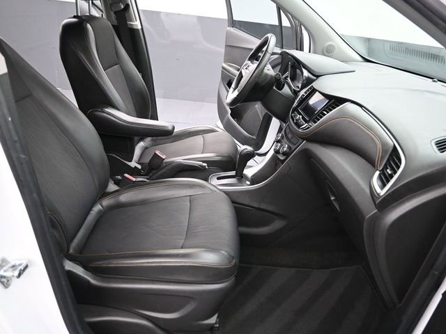 Used 2021 Chevrolet Trax LT w/ Sport Edition image 14