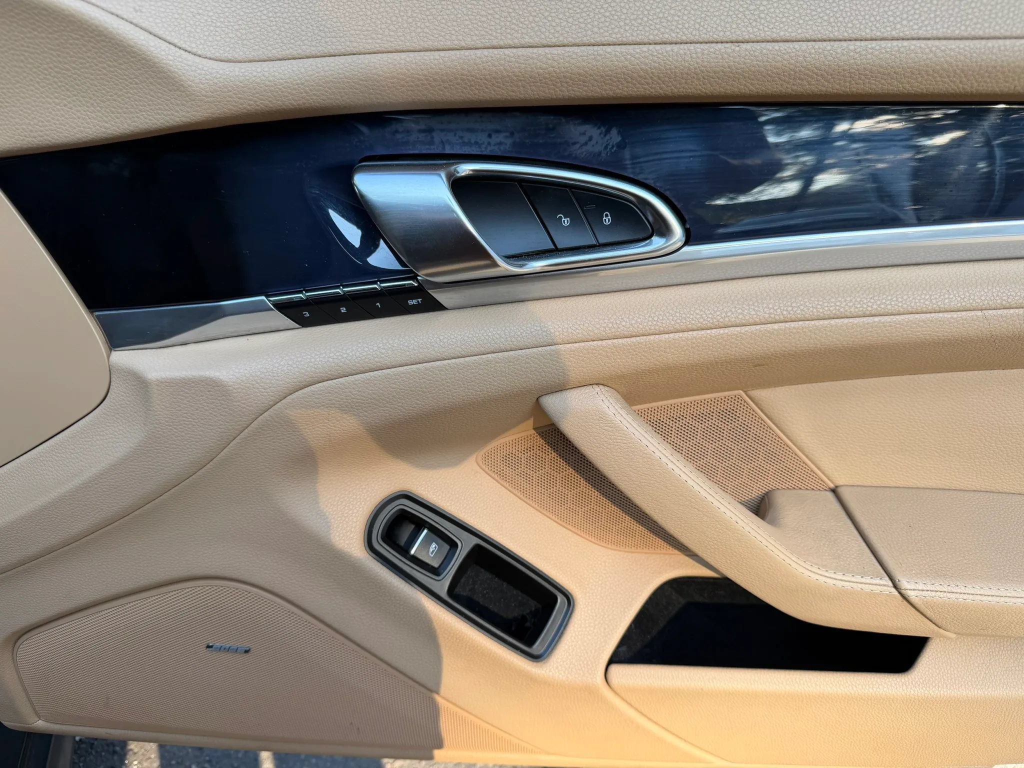 Used 2014 Porsche Panamera RWD image 8