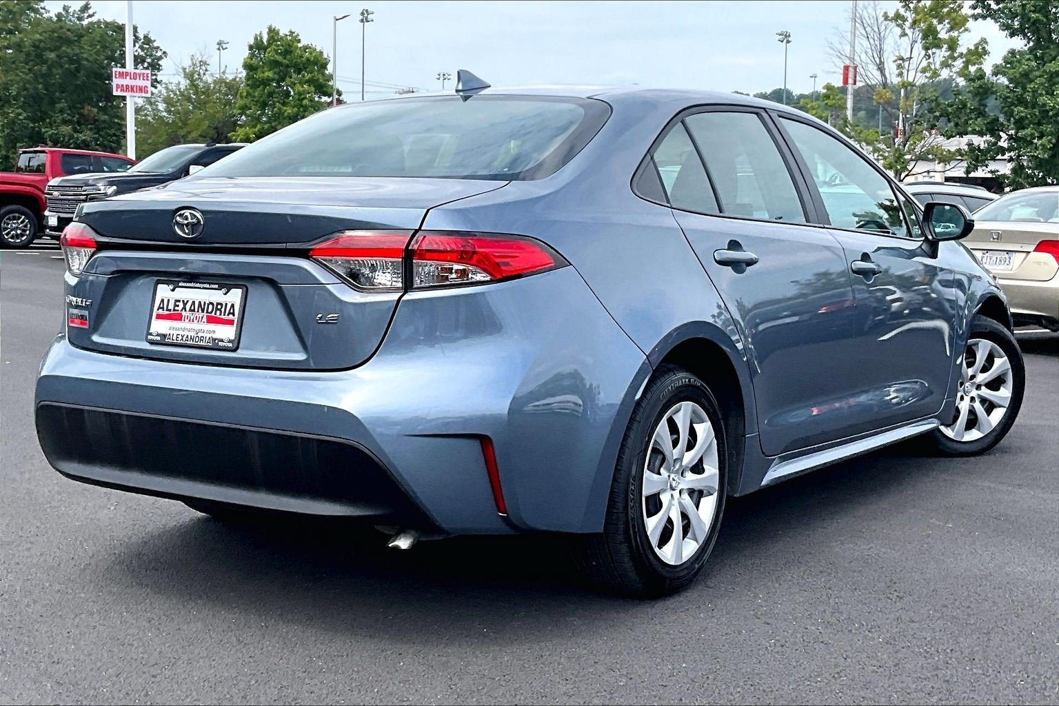 Used 2025 Toyota Corolla LE FWD image 12