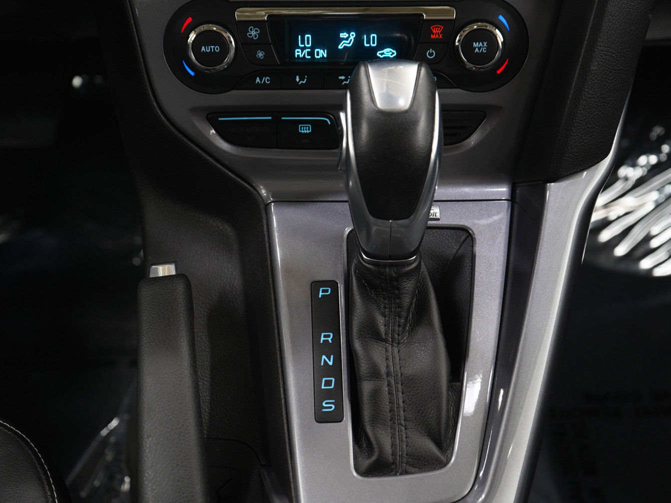 Used 2014 Ford Focus Titanium FWD image 16