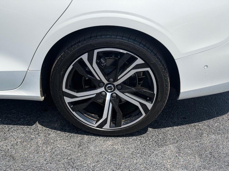Used 2024 Volvo S60 B5 Plus AWD/4WD image 8