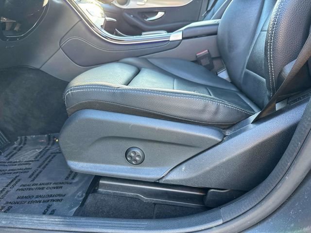 Used 2021 Mercedes-Benz GLC 300 image 24