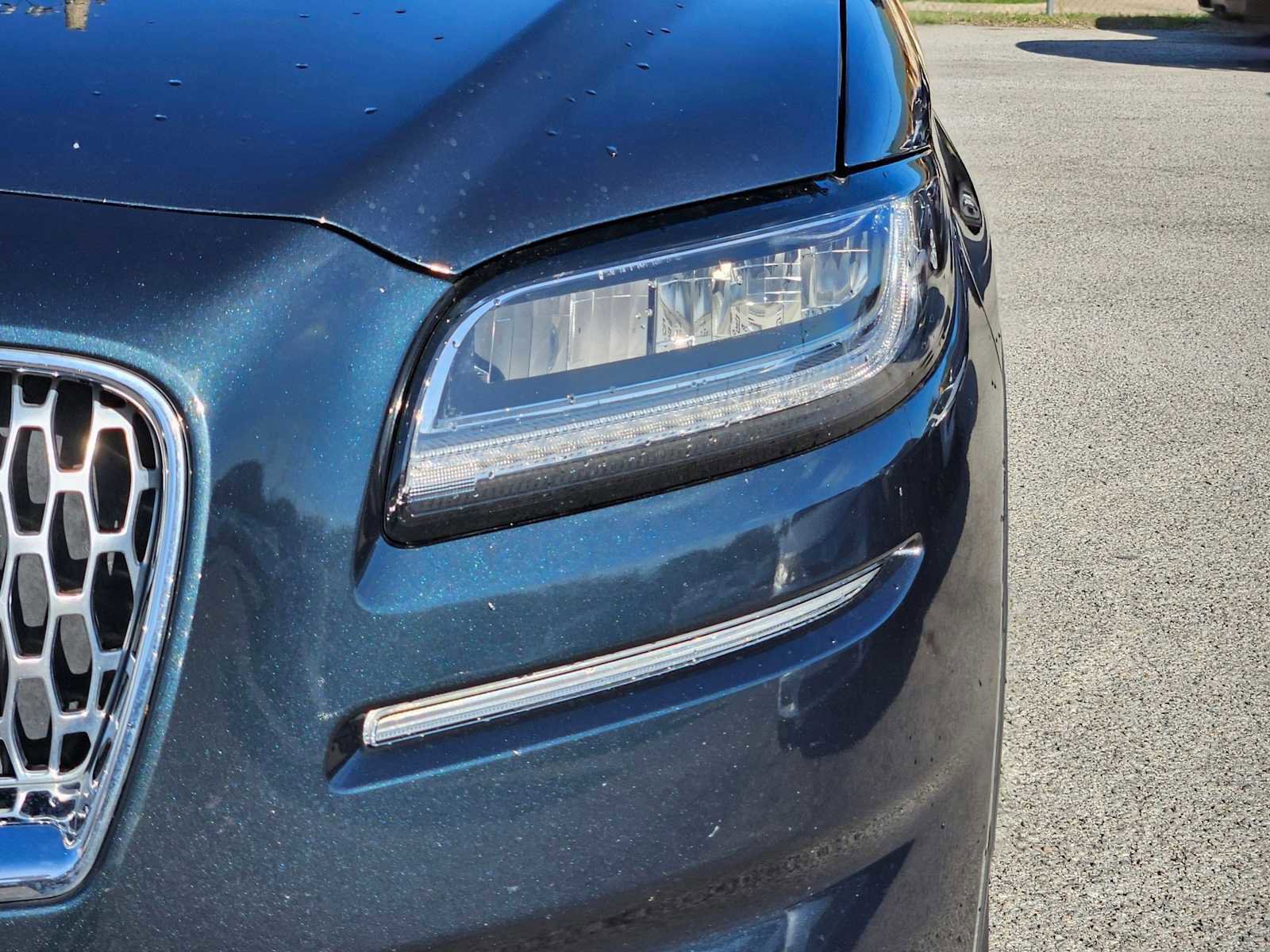 Used 2022 Lincoln Nautilus Reserve w/ Equipment Group 201A image 11