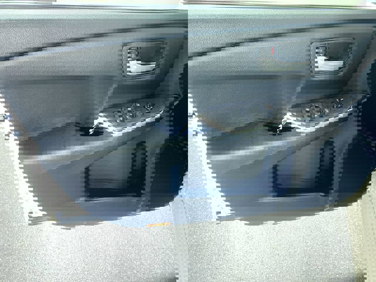 Used 2015 Toyota Camry LE image 17