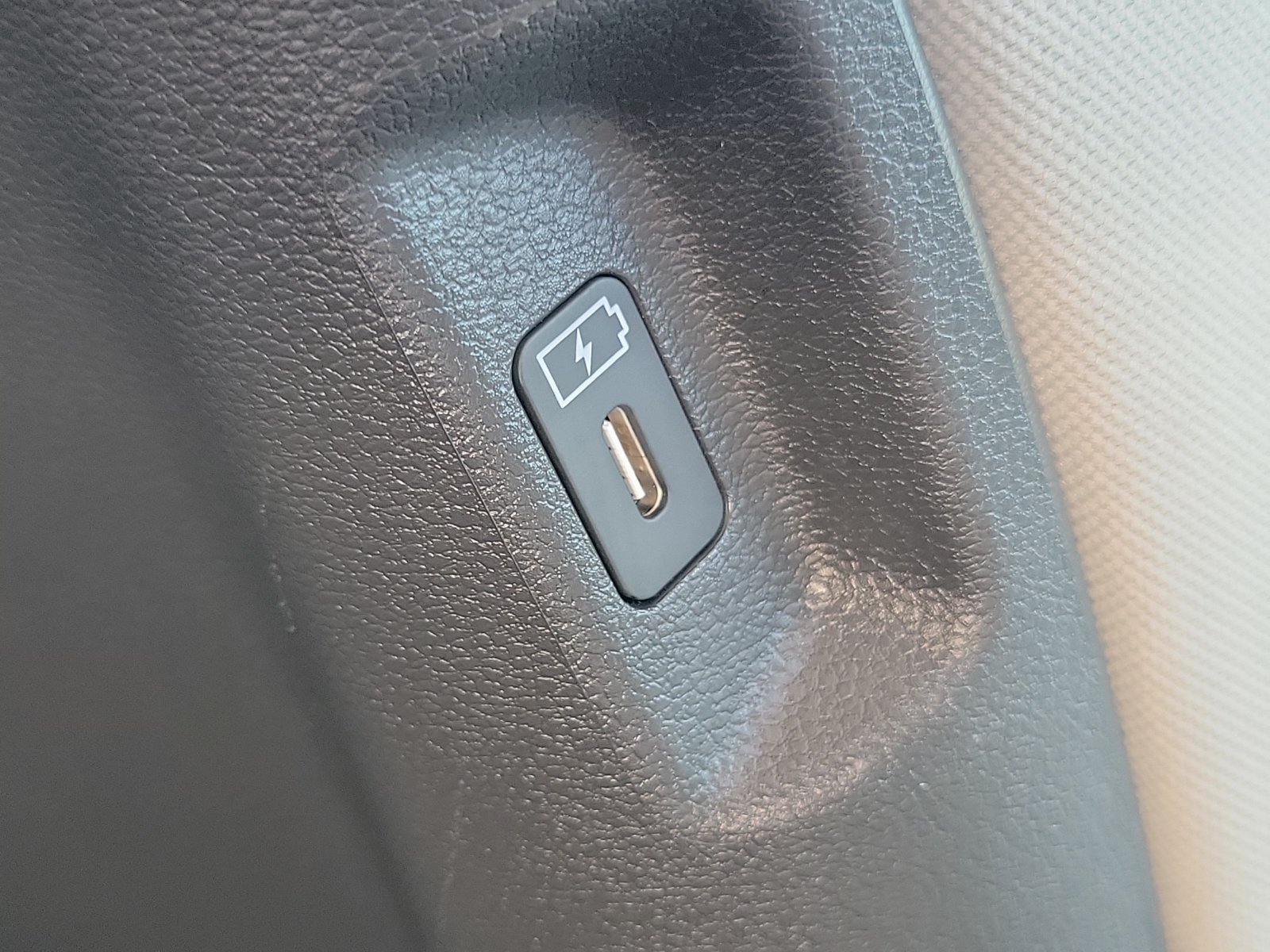 Certified 2026 Hyundai Santa Fe SE FWD image 24