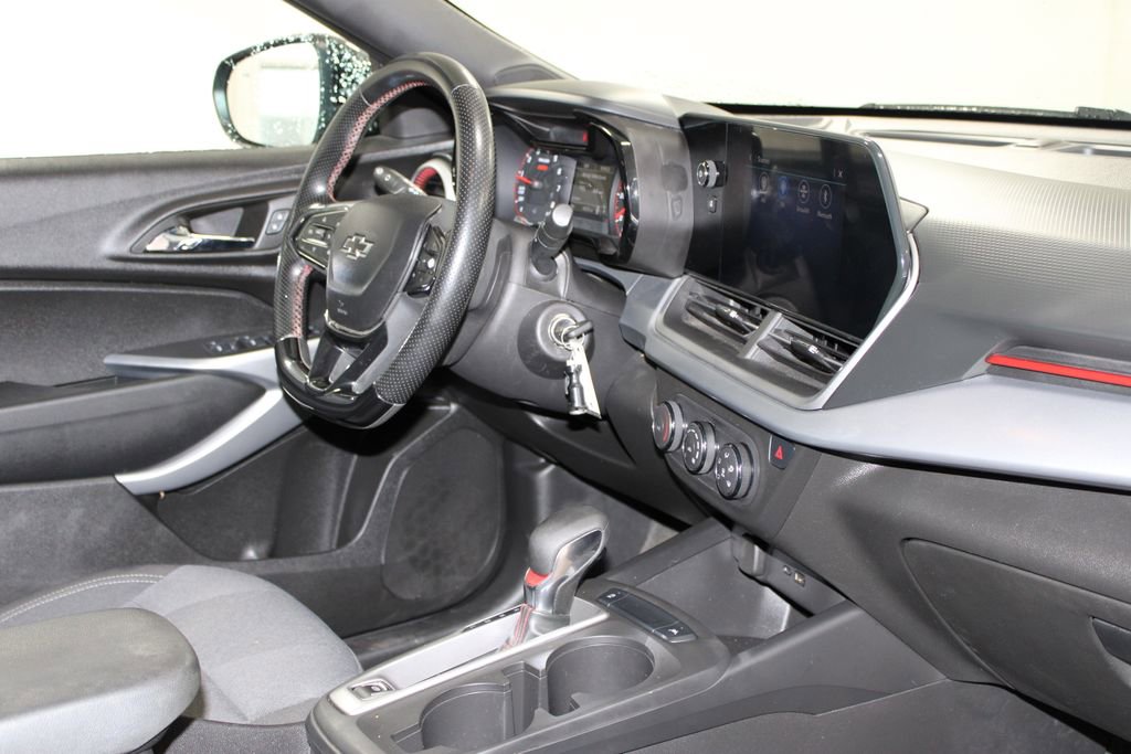 Used 2024 Chevrolet Trax RS w/ Driver Confidence Package image 27