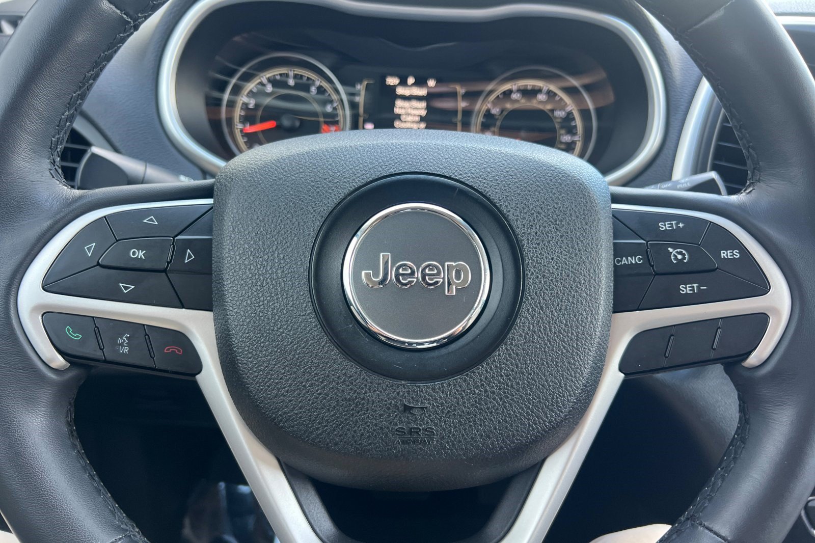 Used 2015 Jeep Cherokee Latitude w/ Comfort/Convenience Group FWD image 15