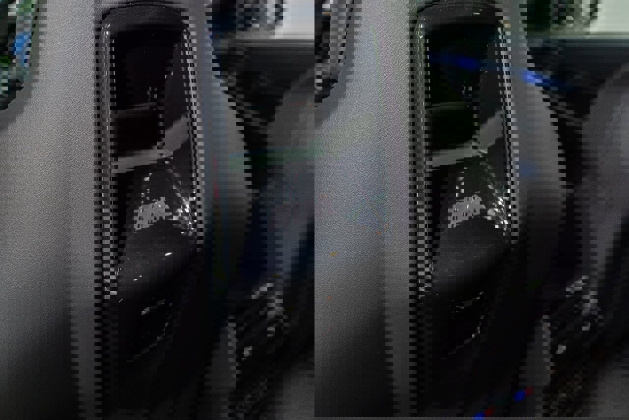 Used 2025 BMW M5 w/ Carbon Package image 77