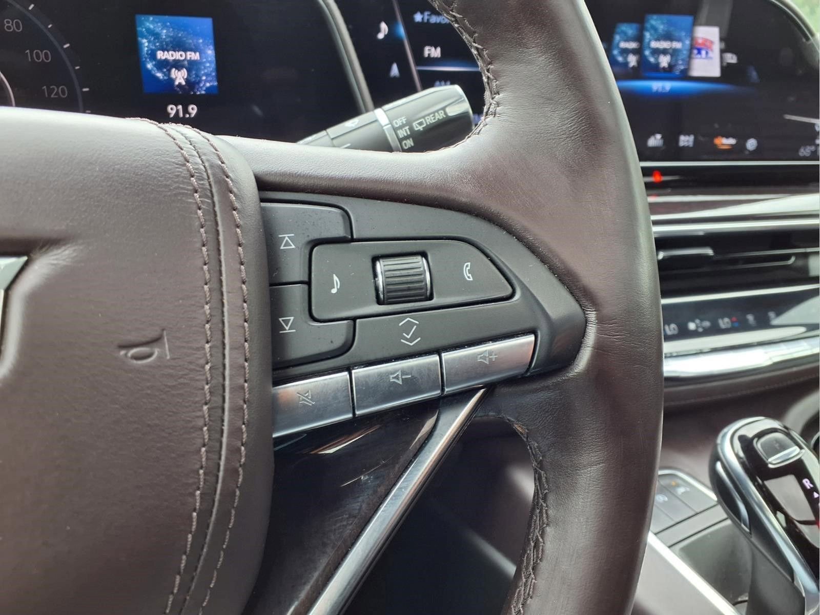 Used 2021 Cadillac Escalade ESV Sport Platinum AWD/4WD image 22