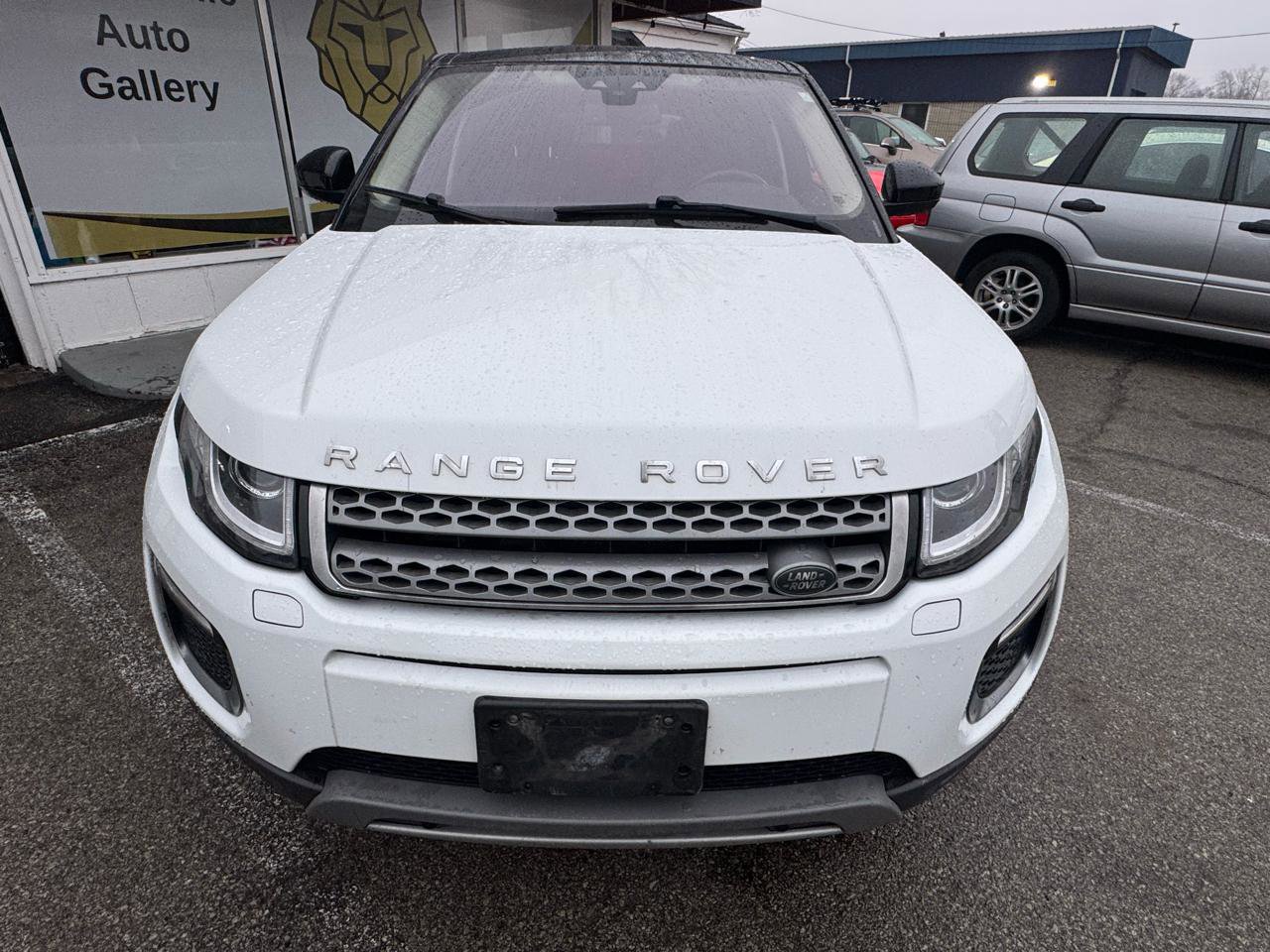Used 2016 Land Rover Range Rover Evoque SE image 10