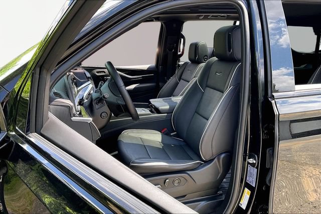 Used 2024 Cadillac Escalade Sport w/ LPO, ONYX Package AWD/4WD image 15