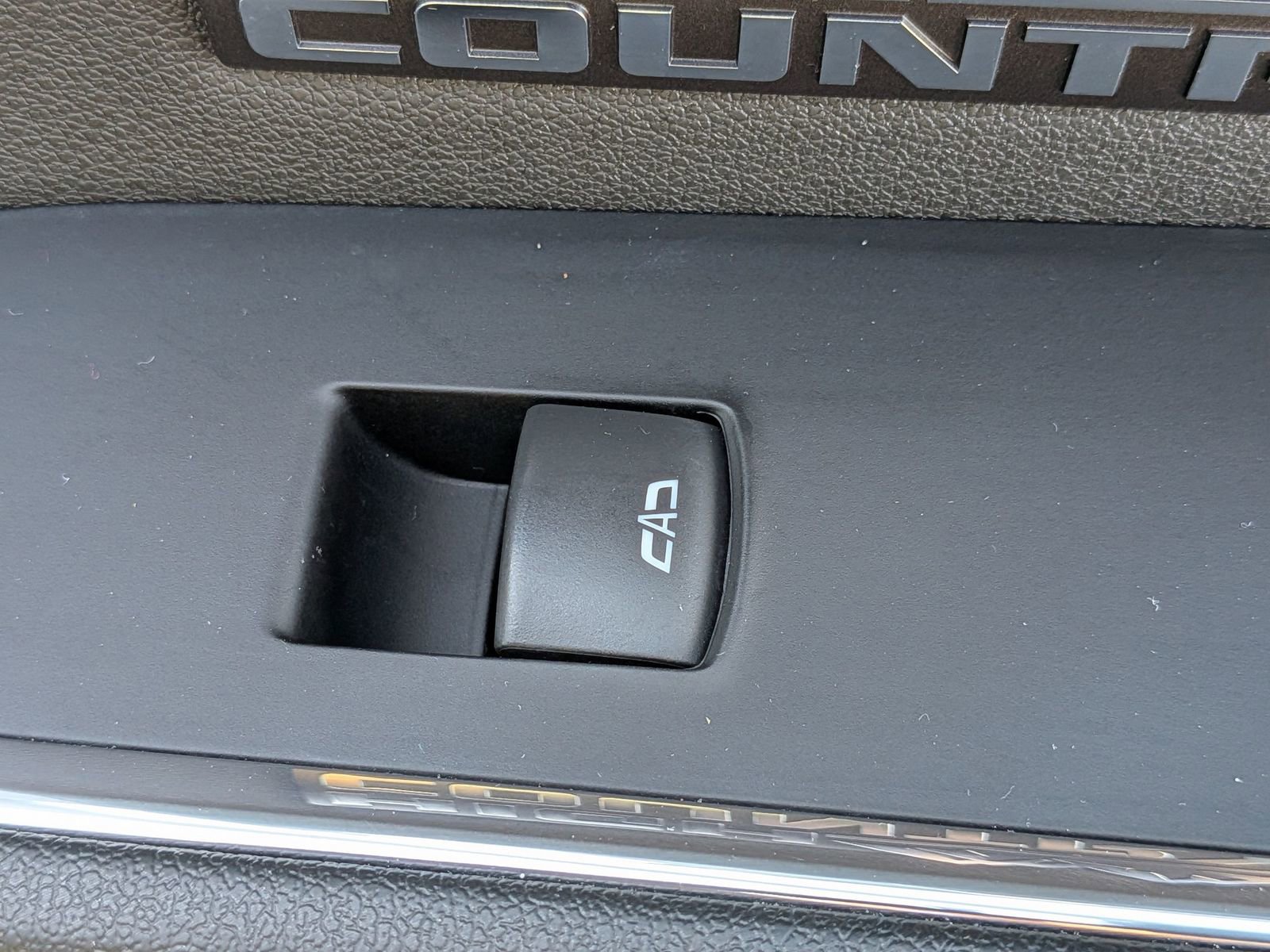 Used 2023 Chevrolet Silverado 1500 High Country image 35