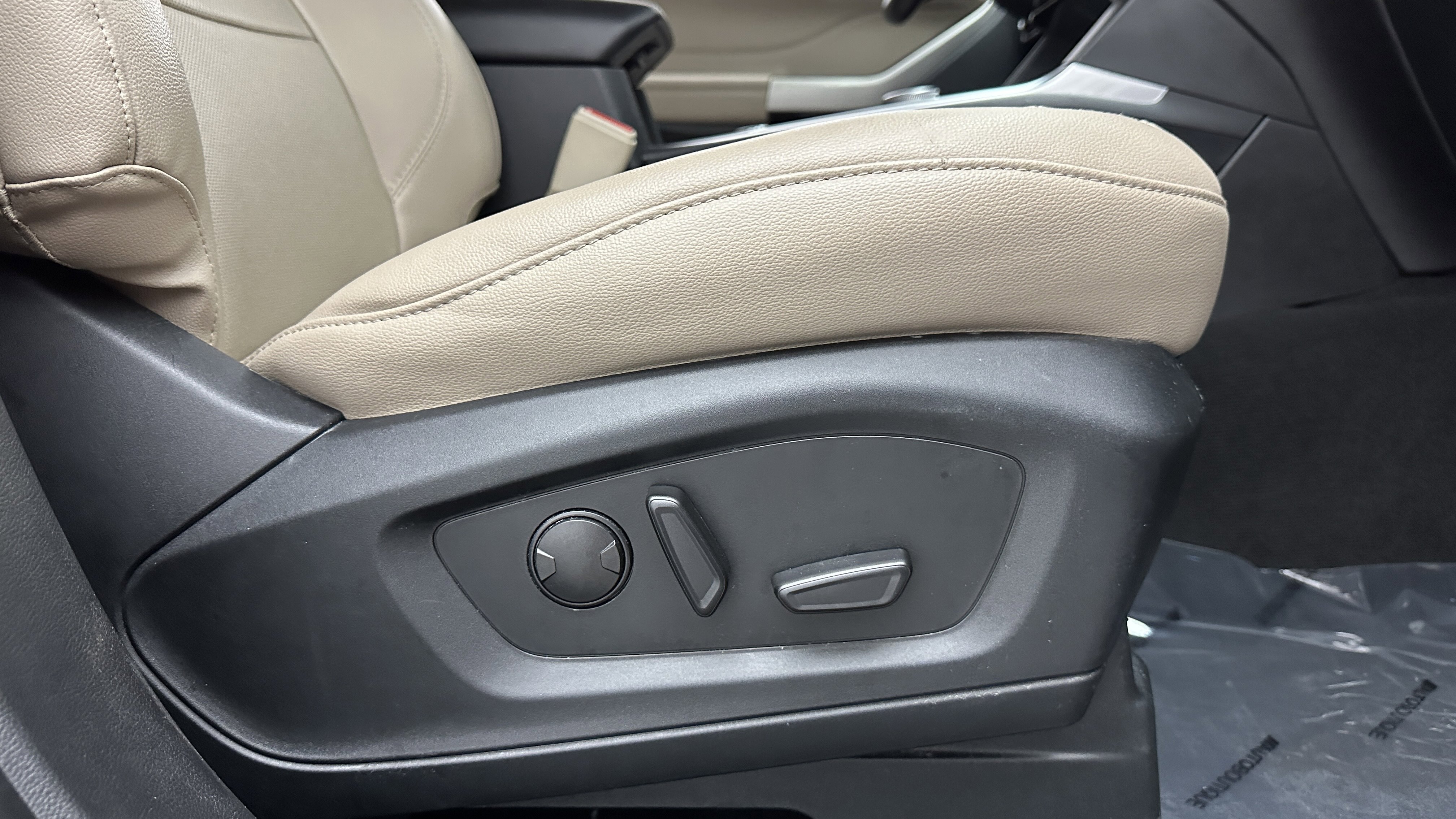 Used 2023 Ford Explorer Limited image 39