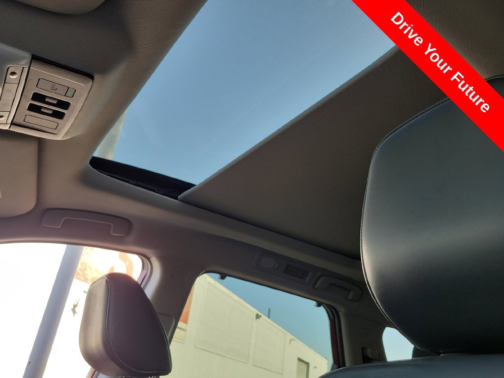 Used 2022 Nissan Pathfinder Platinum w/ Cargo Package FWD image 19