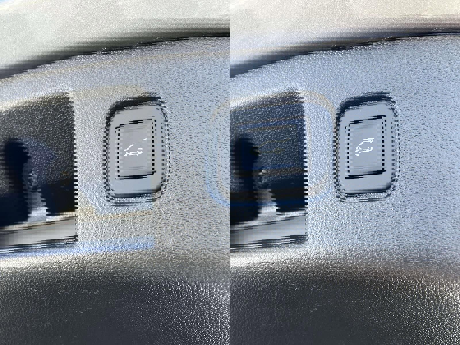 Used 2025 Chevrolet Blazer EV LT image 12