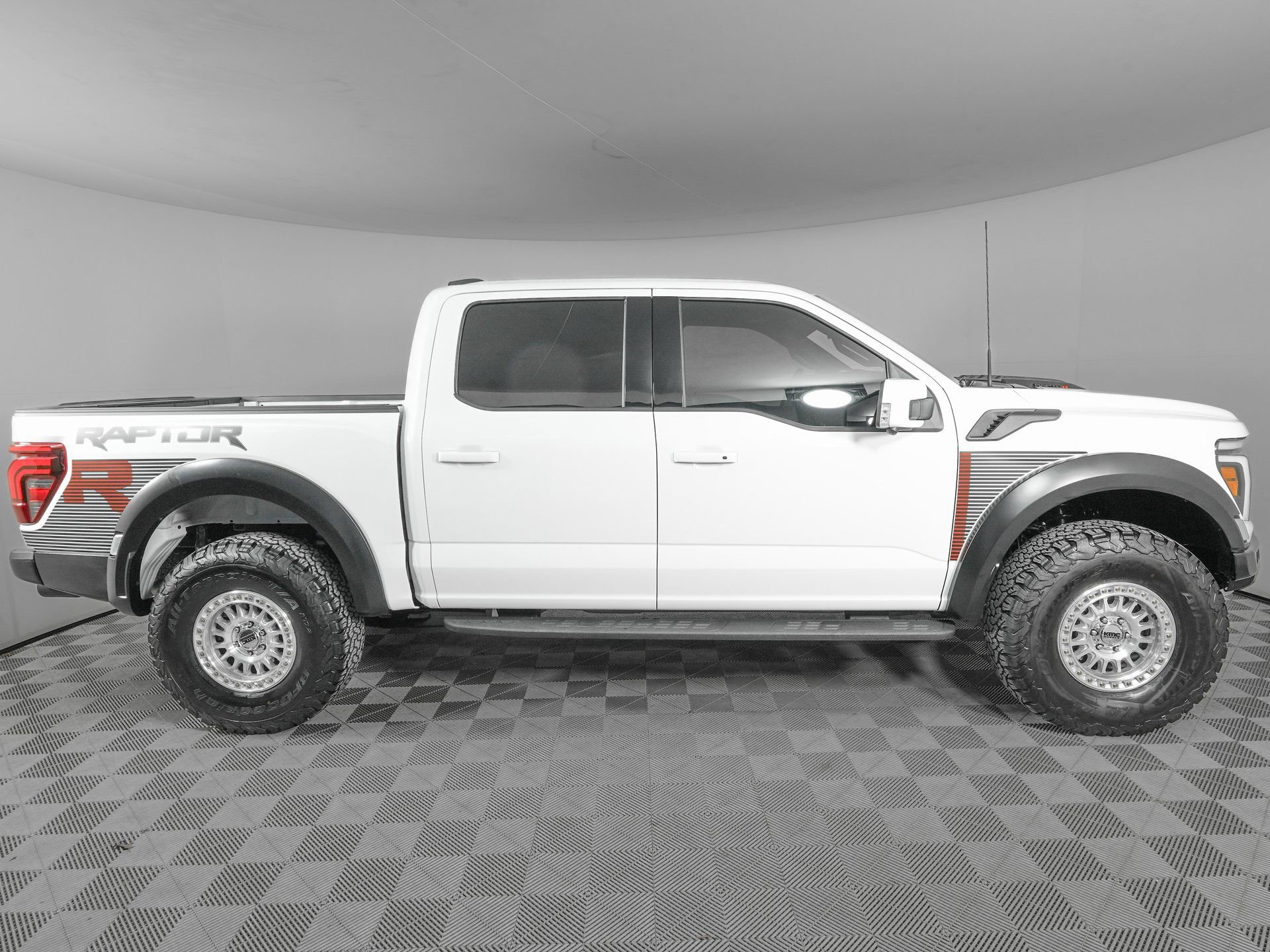 Used 2025 Ford F150 Raptor w/ Equipment Group 803A Raptor R image 4