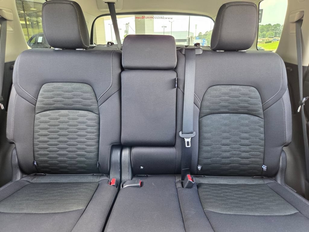 Used 2025 Nissan Pathfinder SV AWD/4WD image 10
