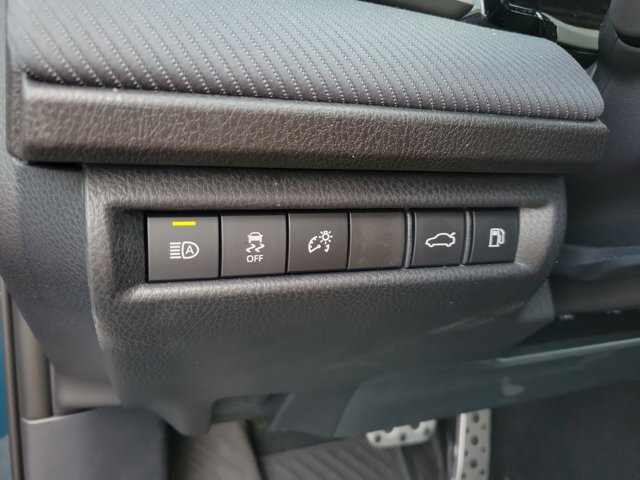 Used 2025 Toyota Camry SE image 15