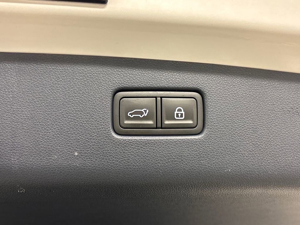 Used 2022 Genesis GV70 3.5T Sport w/ Sport Prestige Package image 19