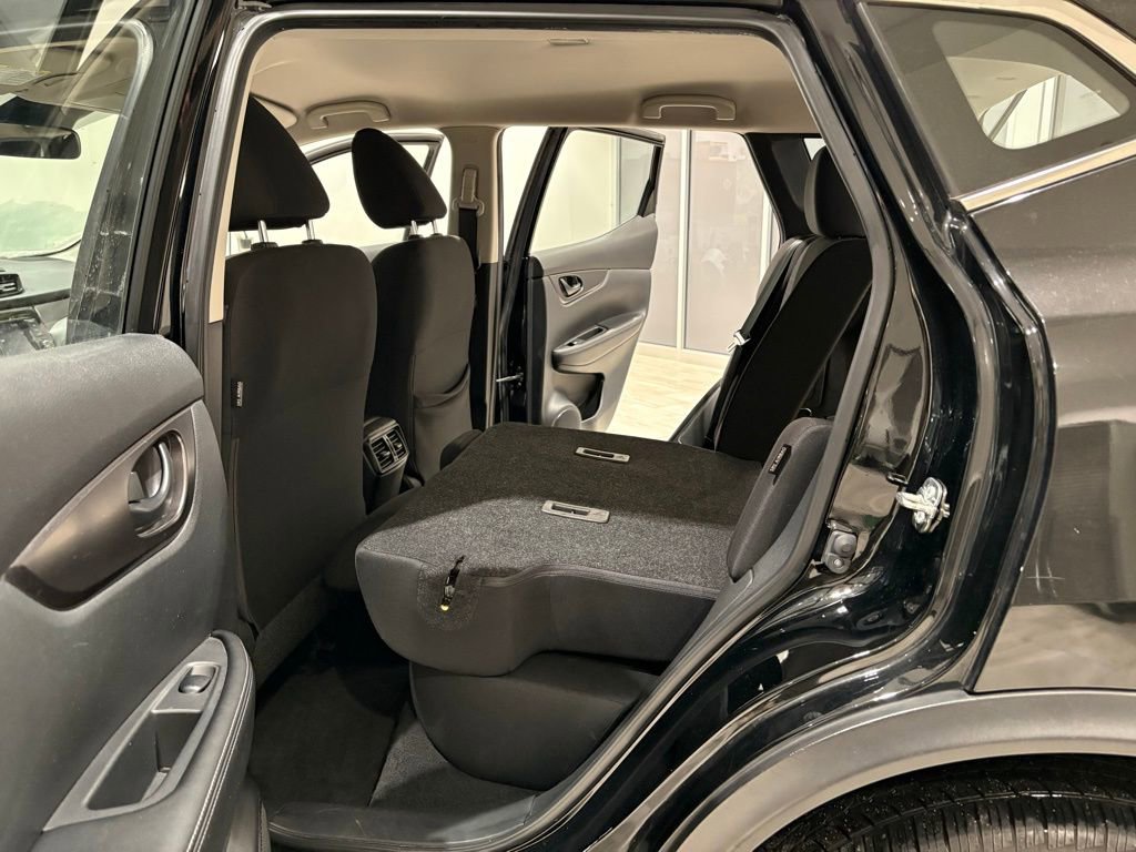 Used 2022 Nissan Rogue Sport S FWD image 17
