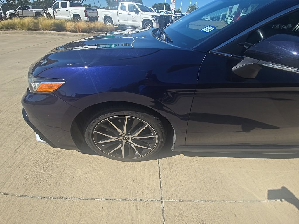 Used 2022 Toyota Camry SE FWD image 2